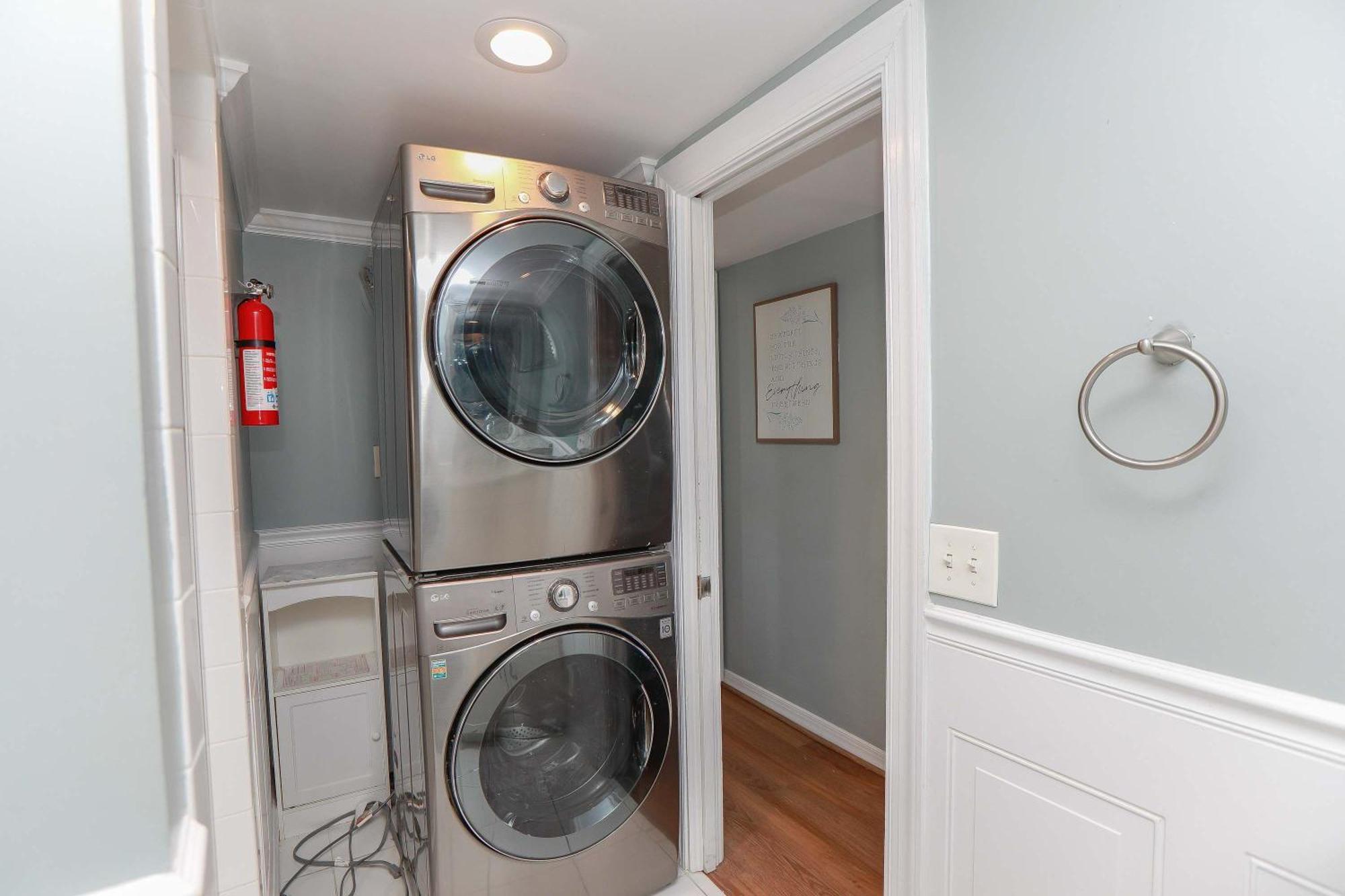 Sojourn Spacious Family Retreat With Fenced Backyard Norfolk