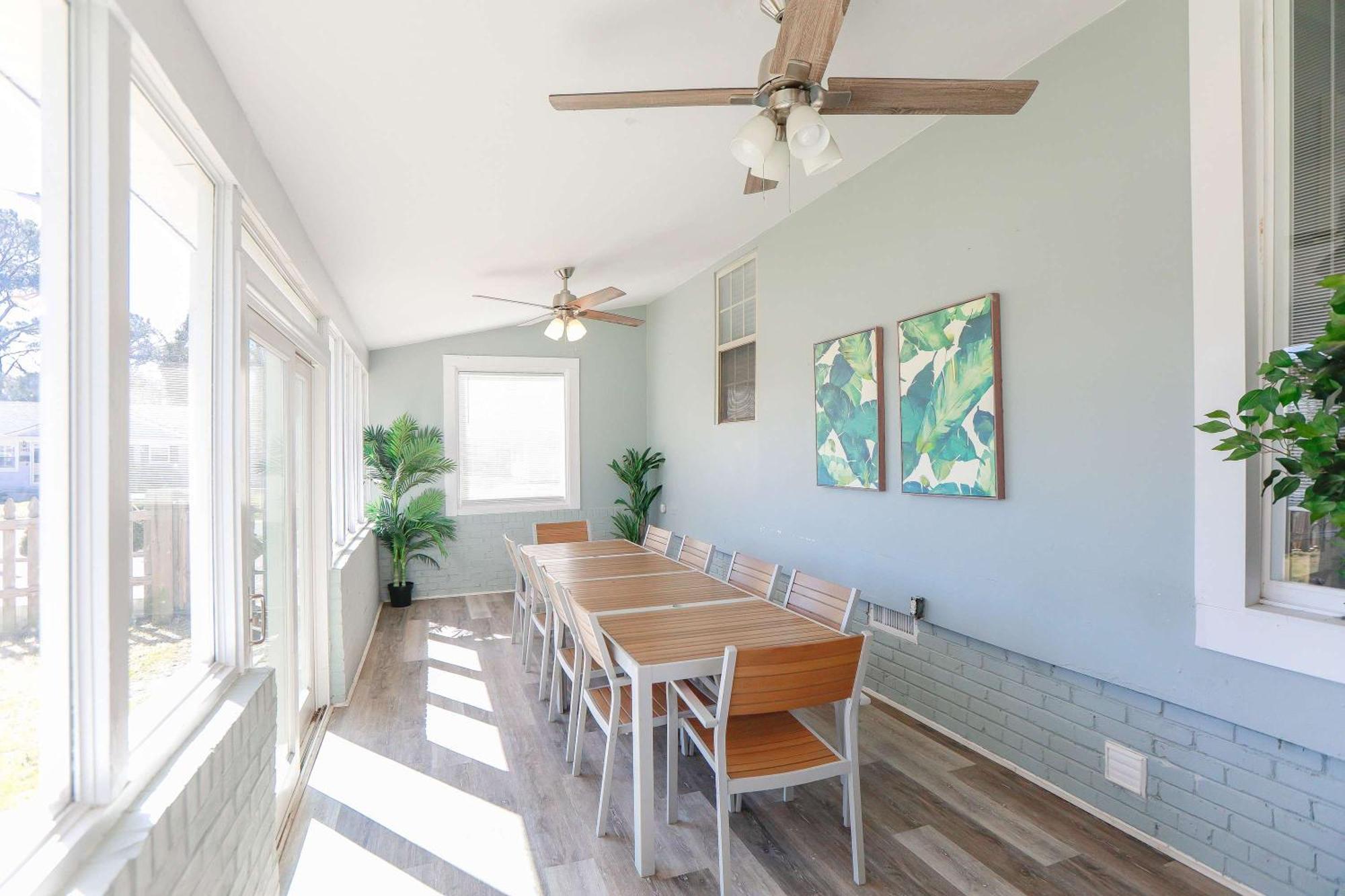 Holiday home Sojourn Spacious Family Retreat With Fenced Backyard *