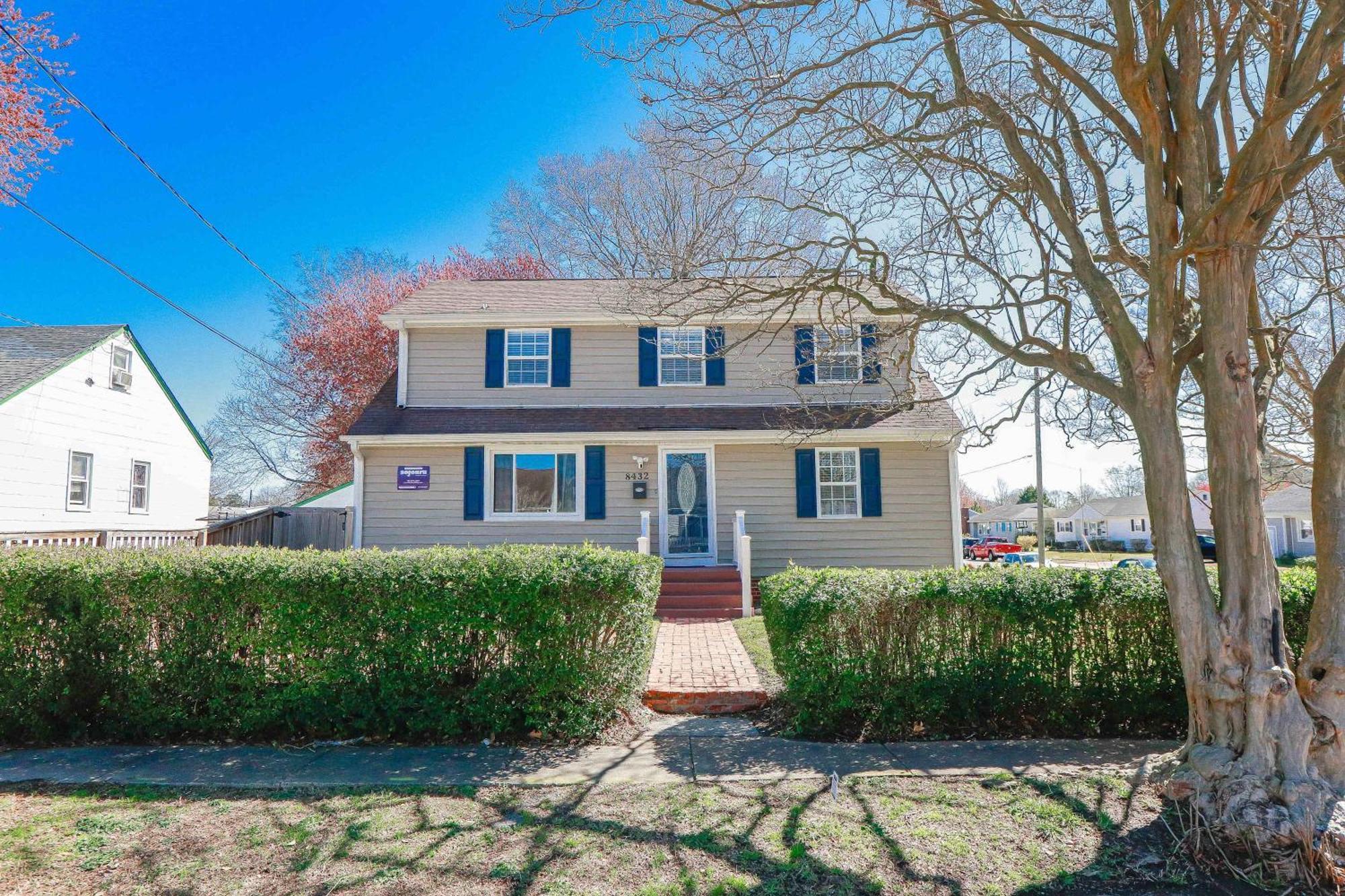 Holiday home Sojourn Spacious Family Retreat With Fenced Backyard